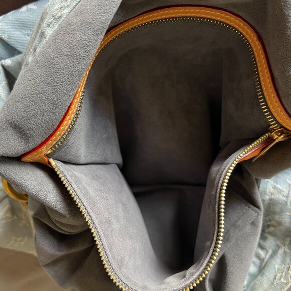 Limited edition Louis Vuitton hobo shoulder bag - Picture 2 of 7